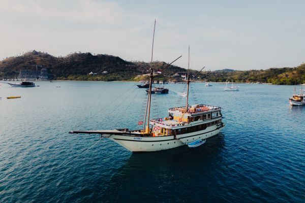 Lombok to Komodo open trip