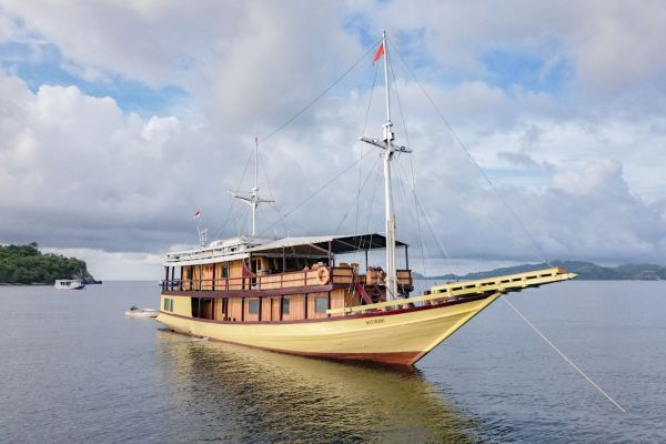 hatira hela open trip labuan bajo