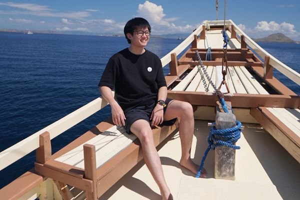 phinisi boat instagram spot