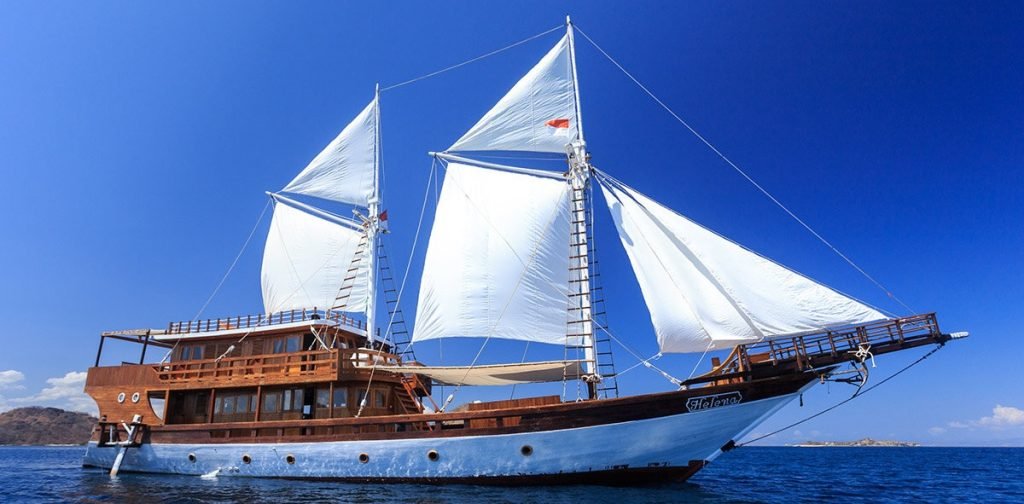 Komodo Island Yacht Trip