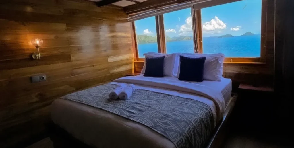 Komodo Tour Beds