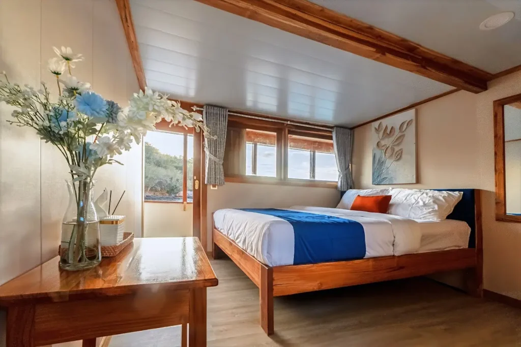 Komodo Tour Beds