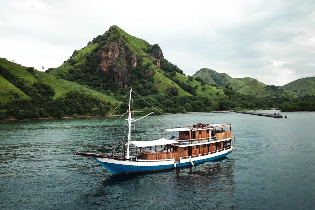 Sail Away Komodo