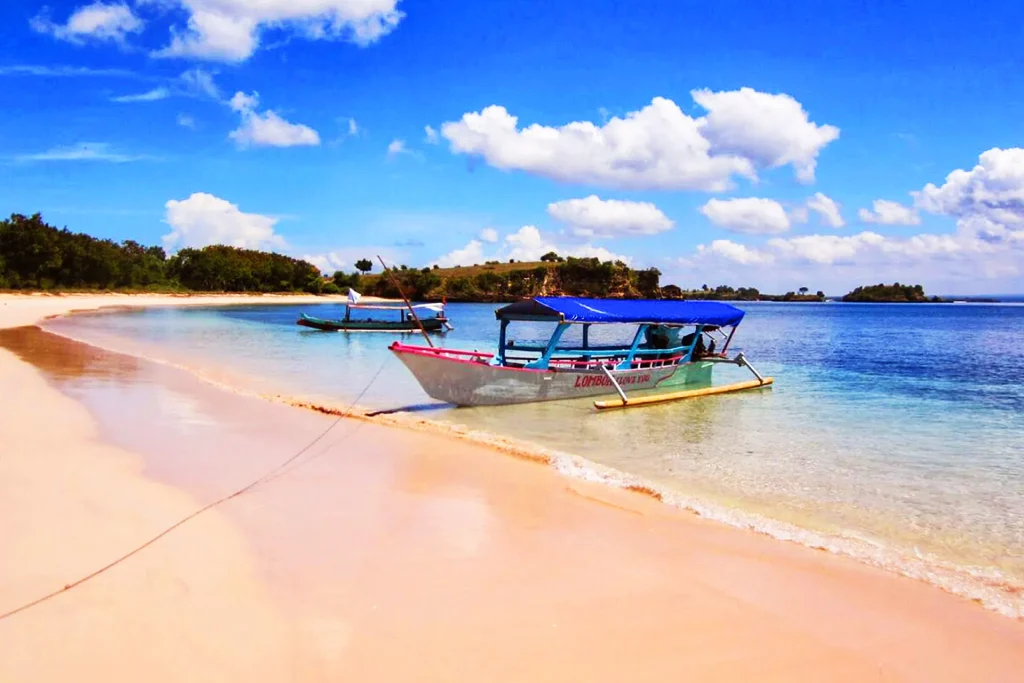 Komodo Island boat tour to Lombok