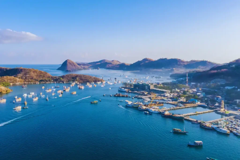Padar Island nearest airport