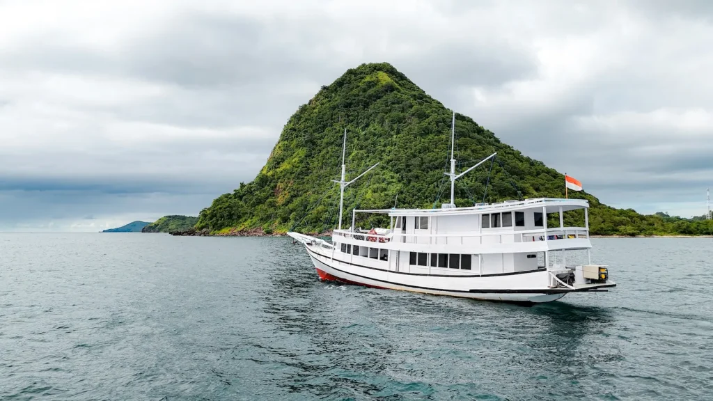 itinerary sailing Pulau Komodo