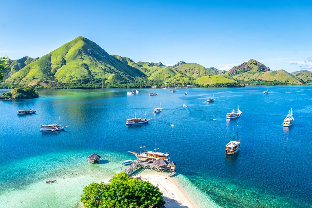 Komodo Island hopping tour