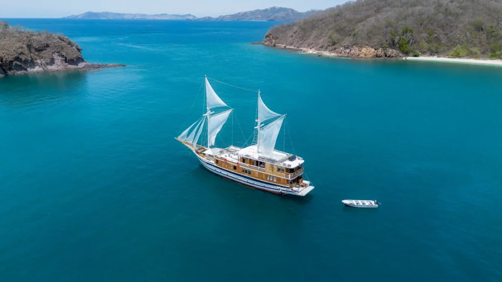 Komodo Island trip boat