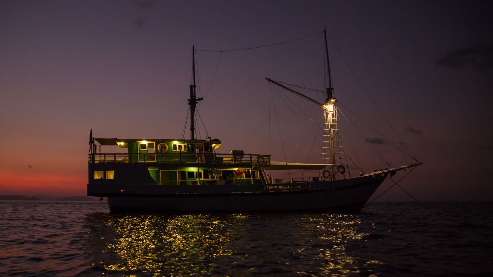 Komodo discovery tour