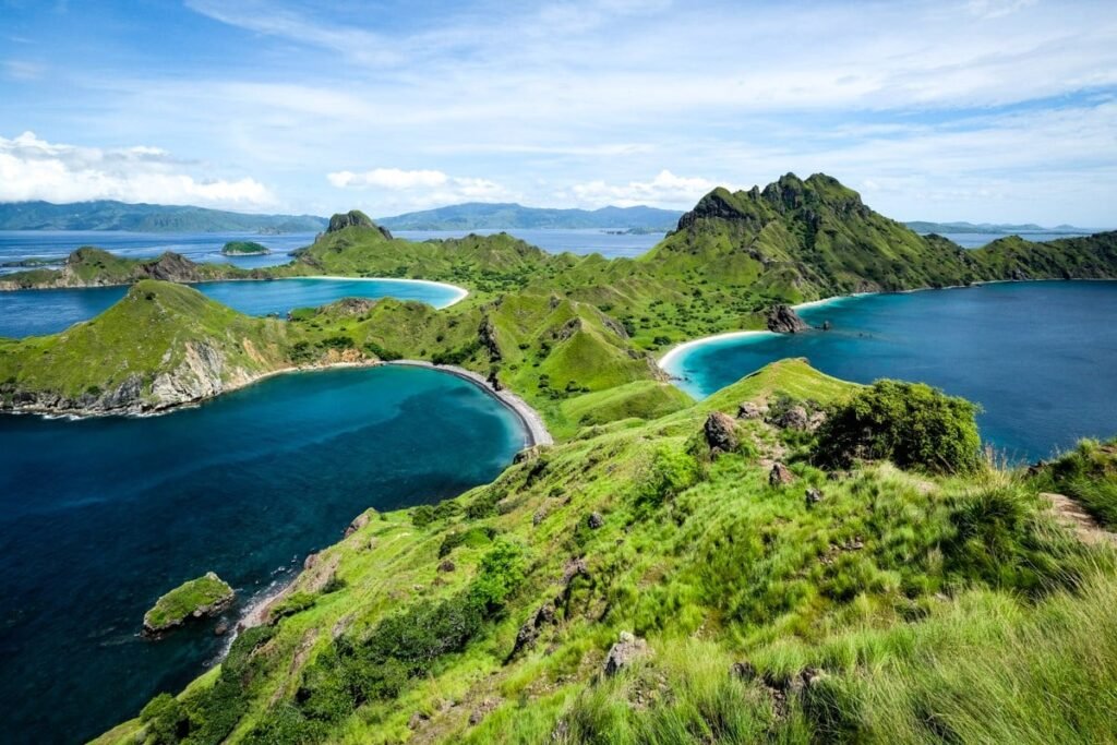 how to get to Padar Island Indonesia