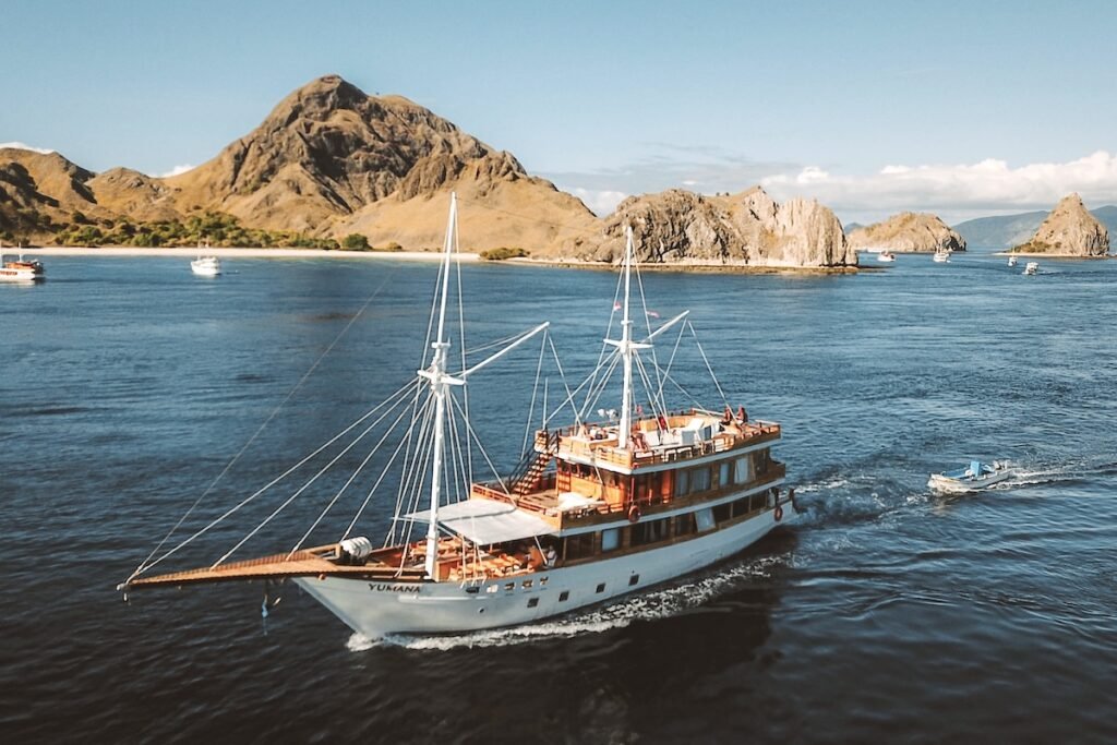 komodo tour liveaboard