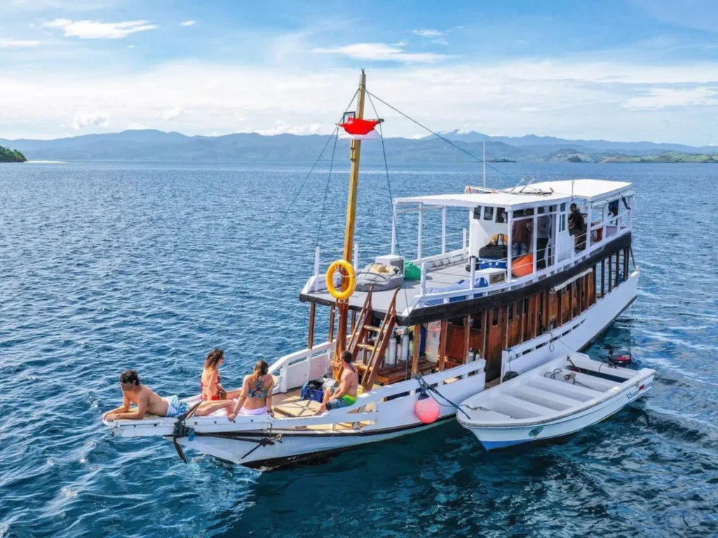 komodo tour liveaboard