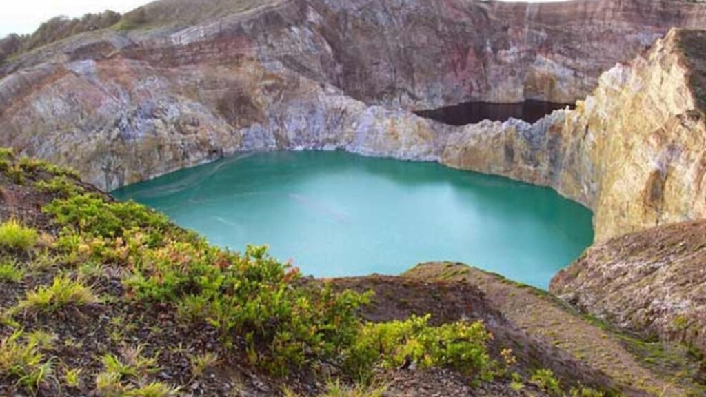 Kelimutu Lake