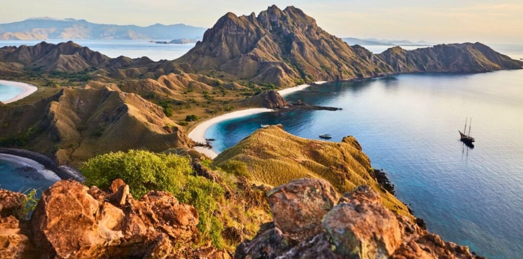 Padar Island surf
