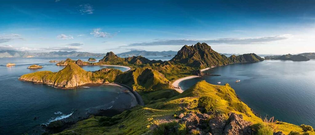 Padar Island surf