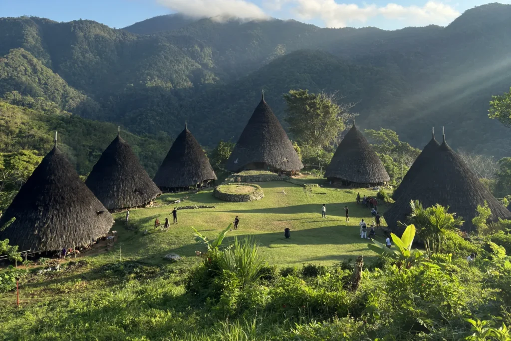 Wae Rebo group tour