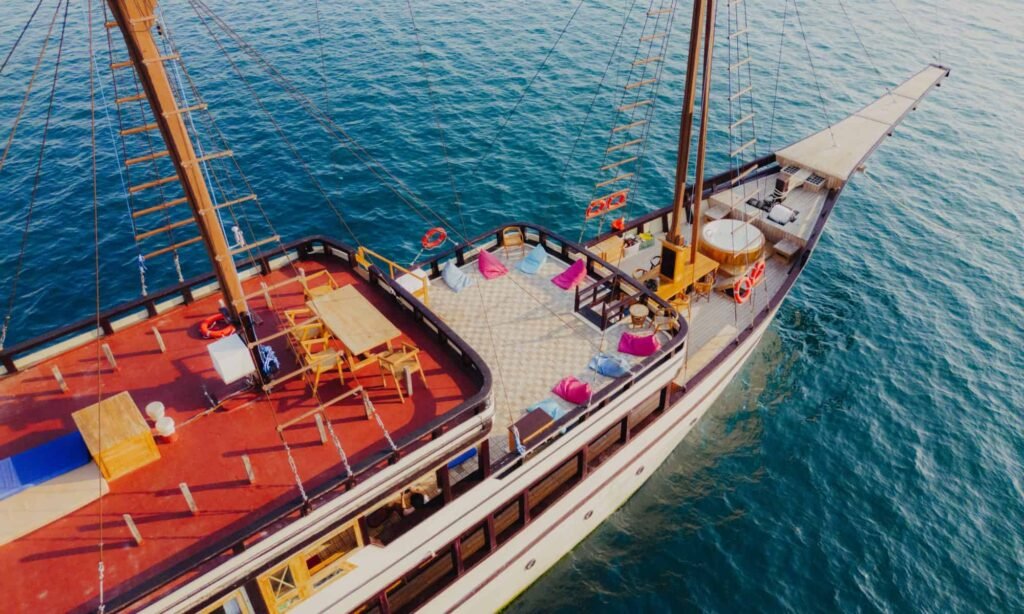 sailing Komodo to Lombok