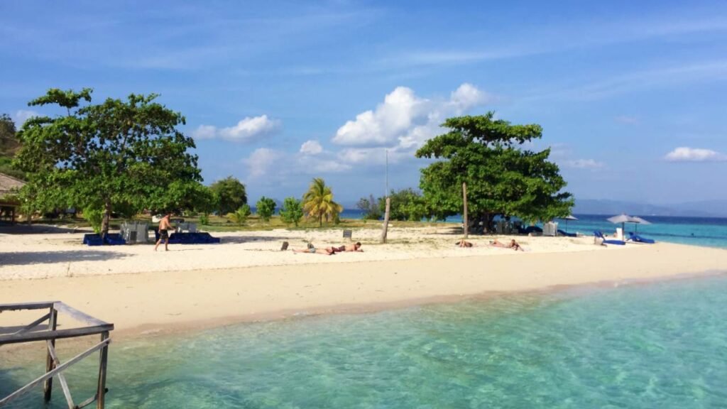 Kanawa Island day trip