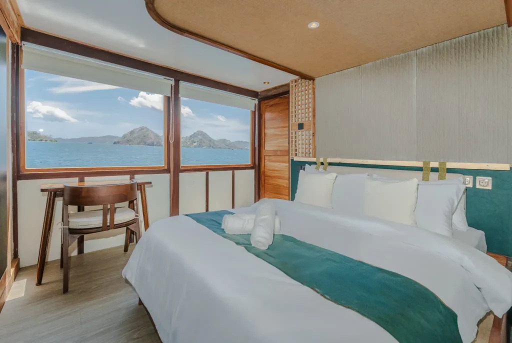 Komodo tour cabin