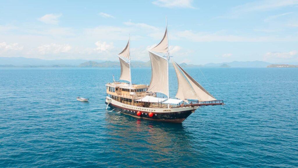 Komodo tour kareem the explorer