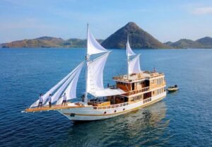 Komodo tour kareem the explorer