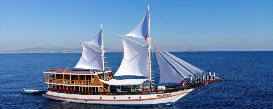 open trip sailing Labuan Bajo
