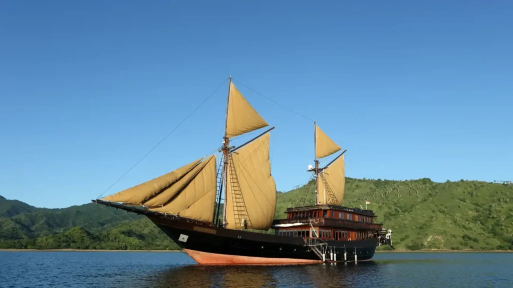 Komodo tour 2 nights