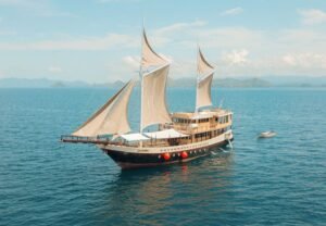 Komodo tour 2 nights