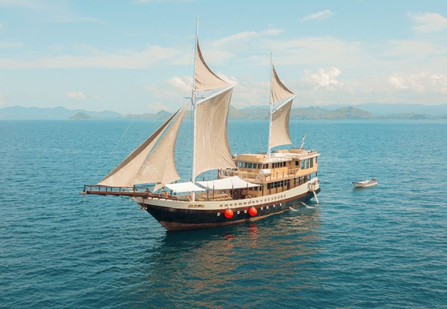 Komodo tour 2 nights