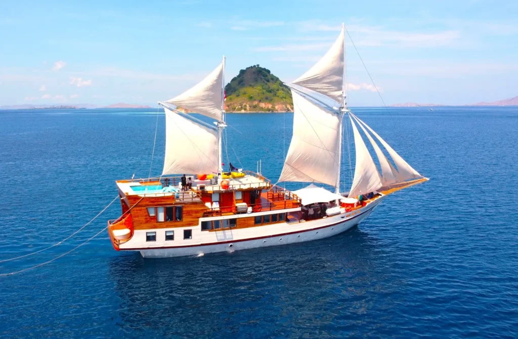Komodo tour 4D3N from Lombok
