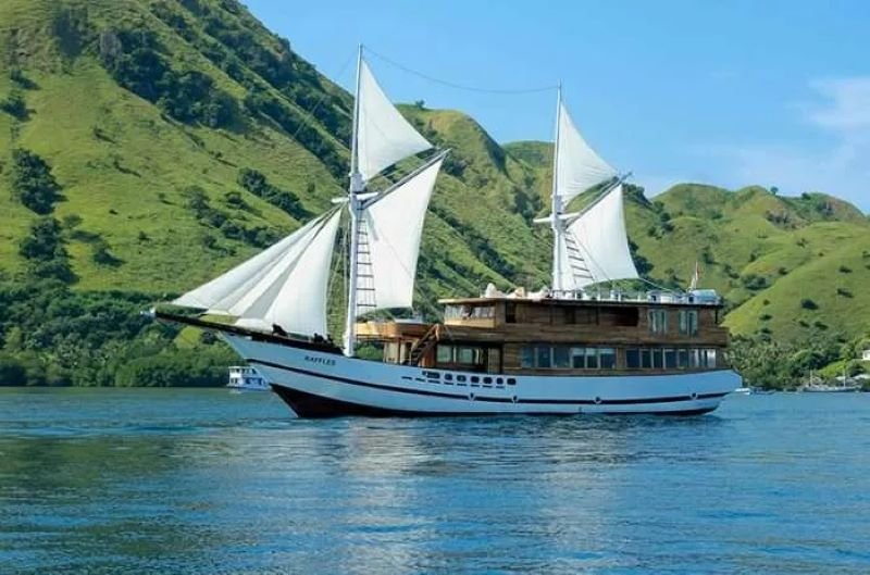Komodo boat trip 4d3n