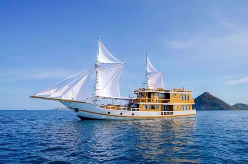 Komodo boat trip 4d3n