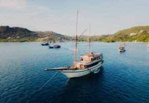Komodo boat trip 4d3n