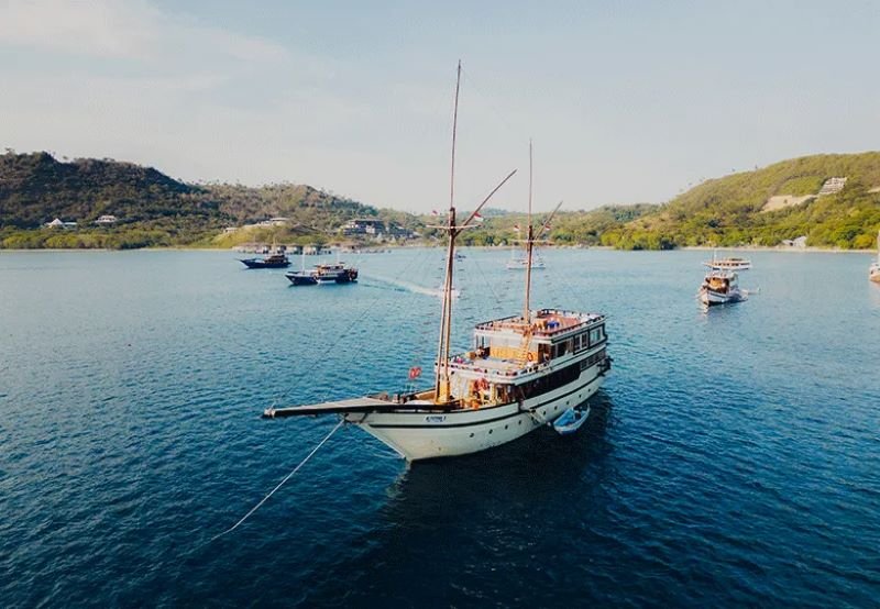 Komodo boat trip 4d3n