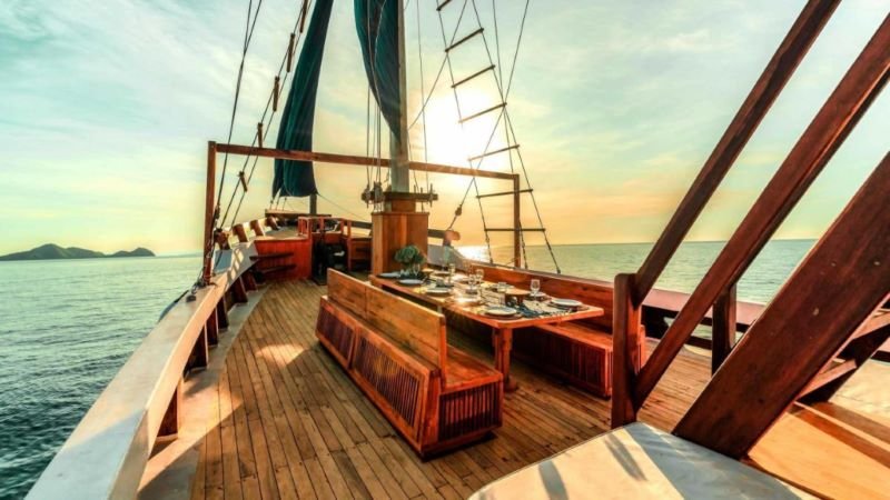 Komodo island boat tour 3 days price