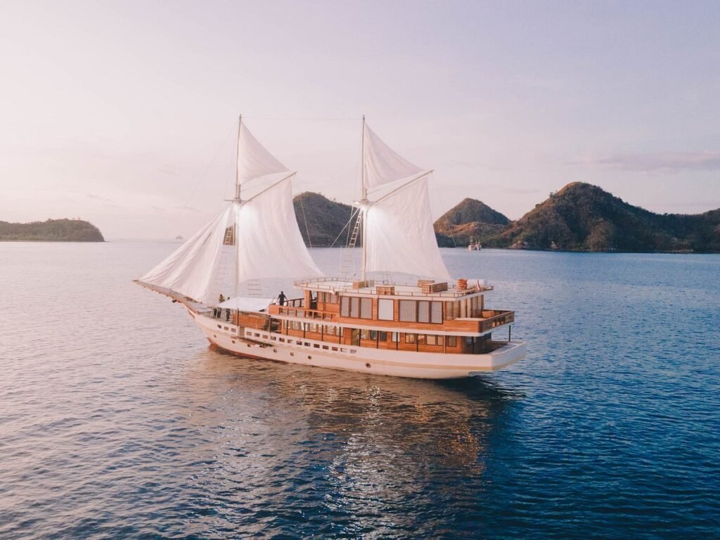 Komodo island tour 5 days