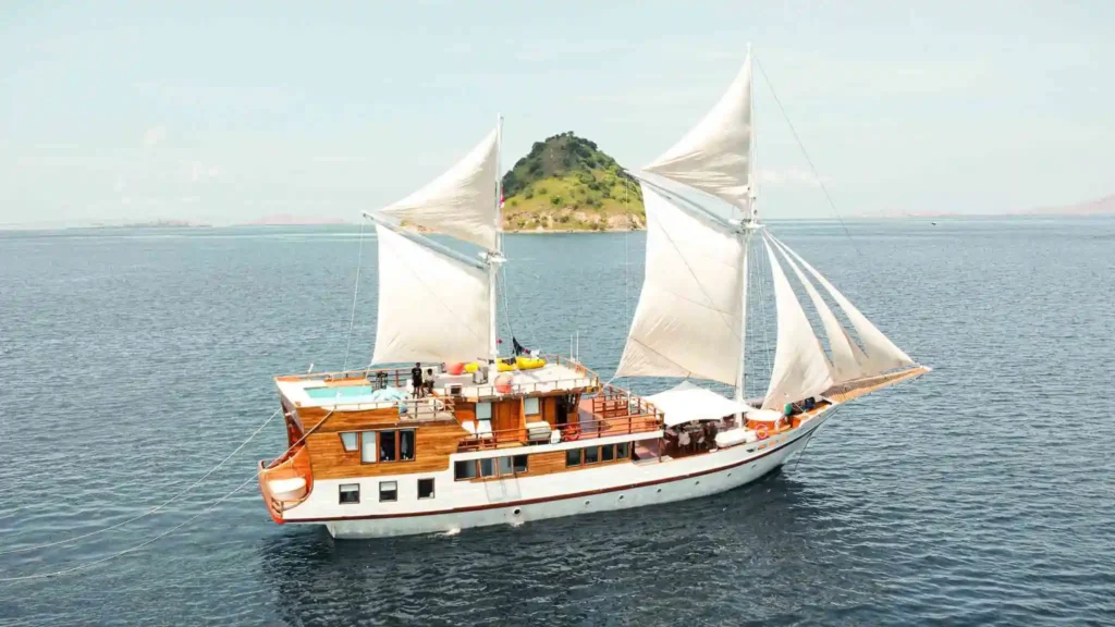 Komodo island tour 5 days