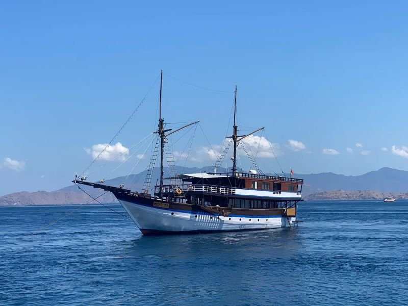 Komodo island tour Gili T