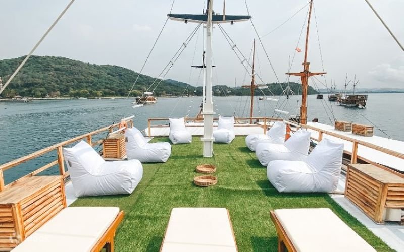 sail Komodo company reviews