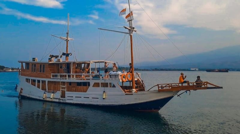 where to stay when visiting Komodo Island