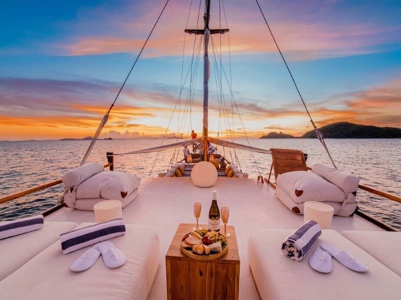 Boat Comfort Sailing Komodo