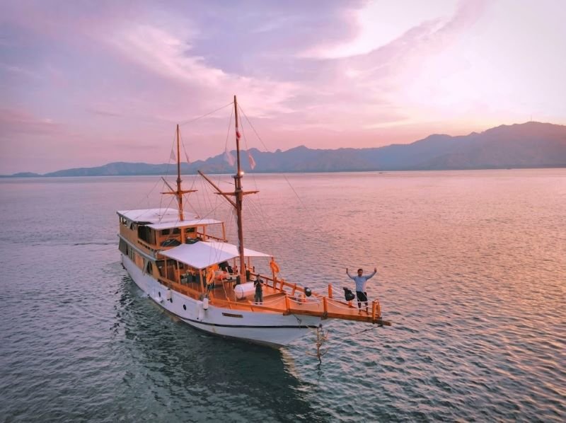 Komodo private boat tour