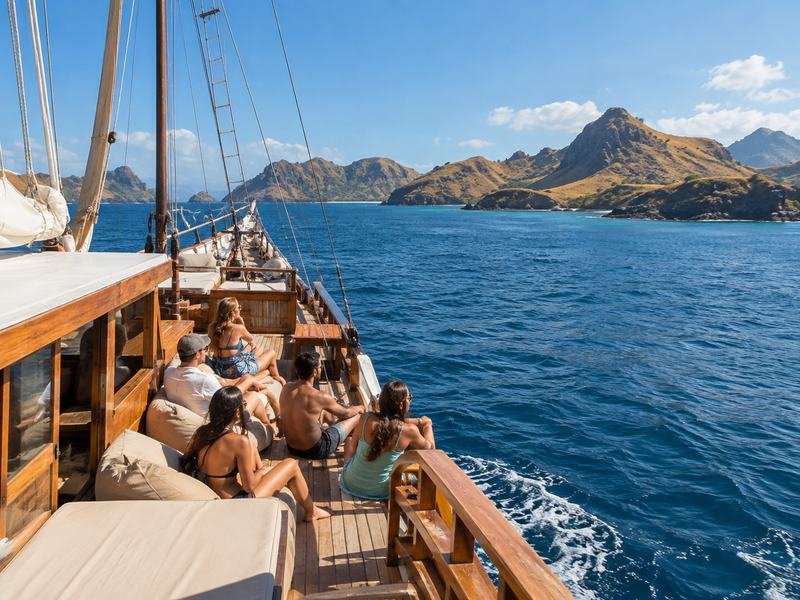 Labuan Bajo trip by phinisi boat