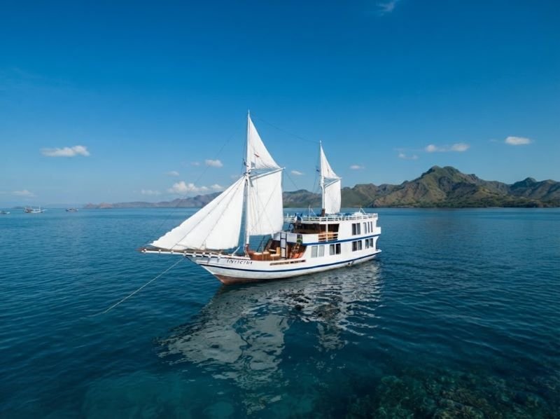 Sailing Labuan Bajo
